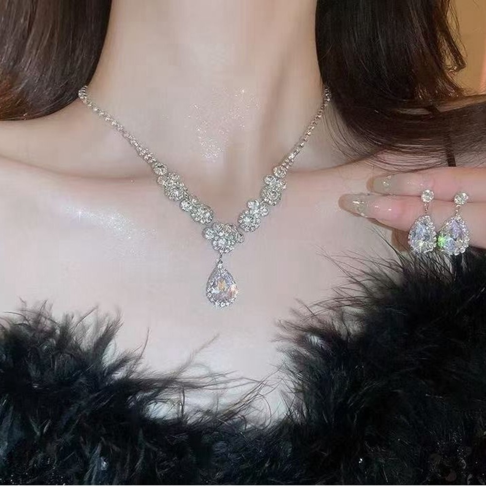 Bridal Crystal Teardrop Necklace & Earrings Set-Cubic Zirconia Statement Jewelry